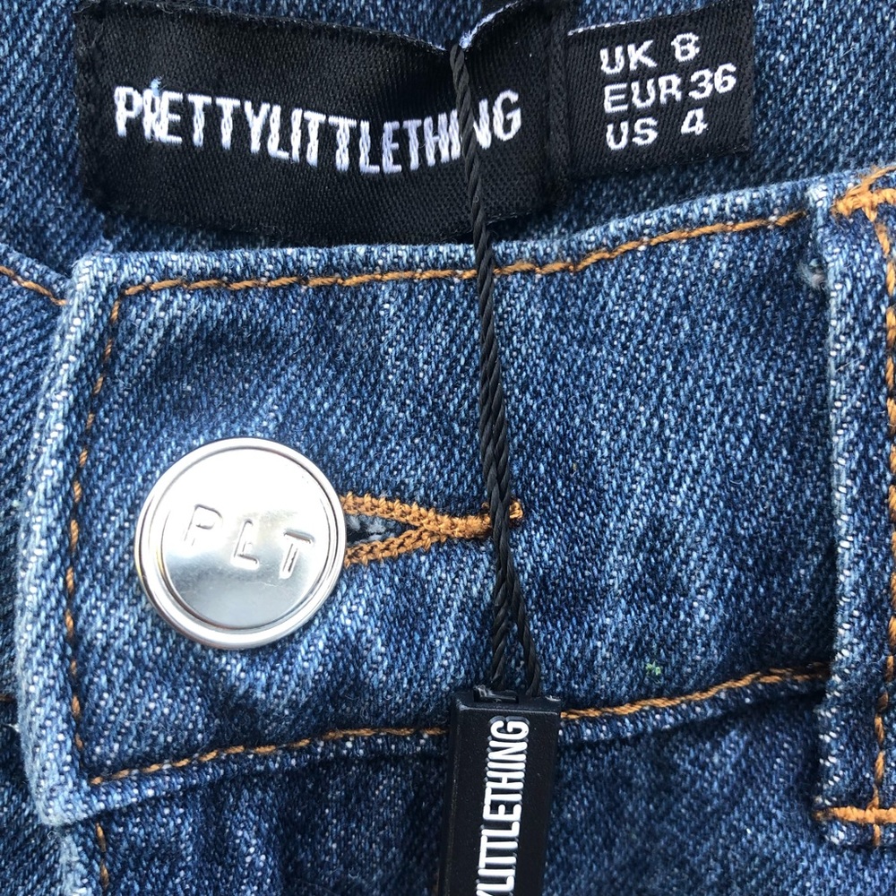 PRETTY LITTLE THING HotPants Ripped Denim Shorts 4 - Picture 7 of 8